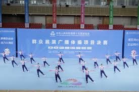 00：1134岁“格斗女王”张伟丽说男朋友不好找后，自荐私信＂爆炸了＂