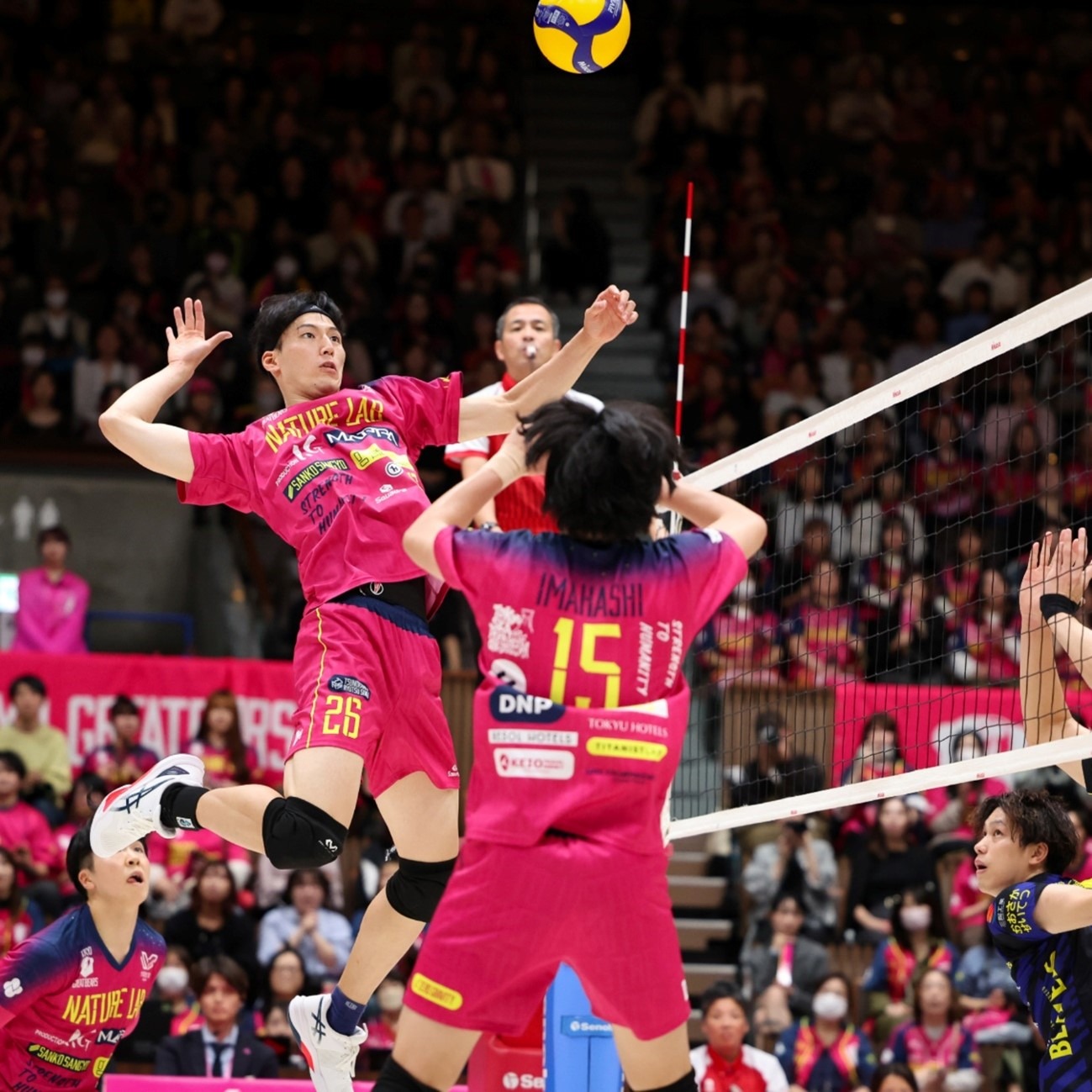 [德甲]凯恩奥利塞破门 拜仁7连胜+各赛事11连胜